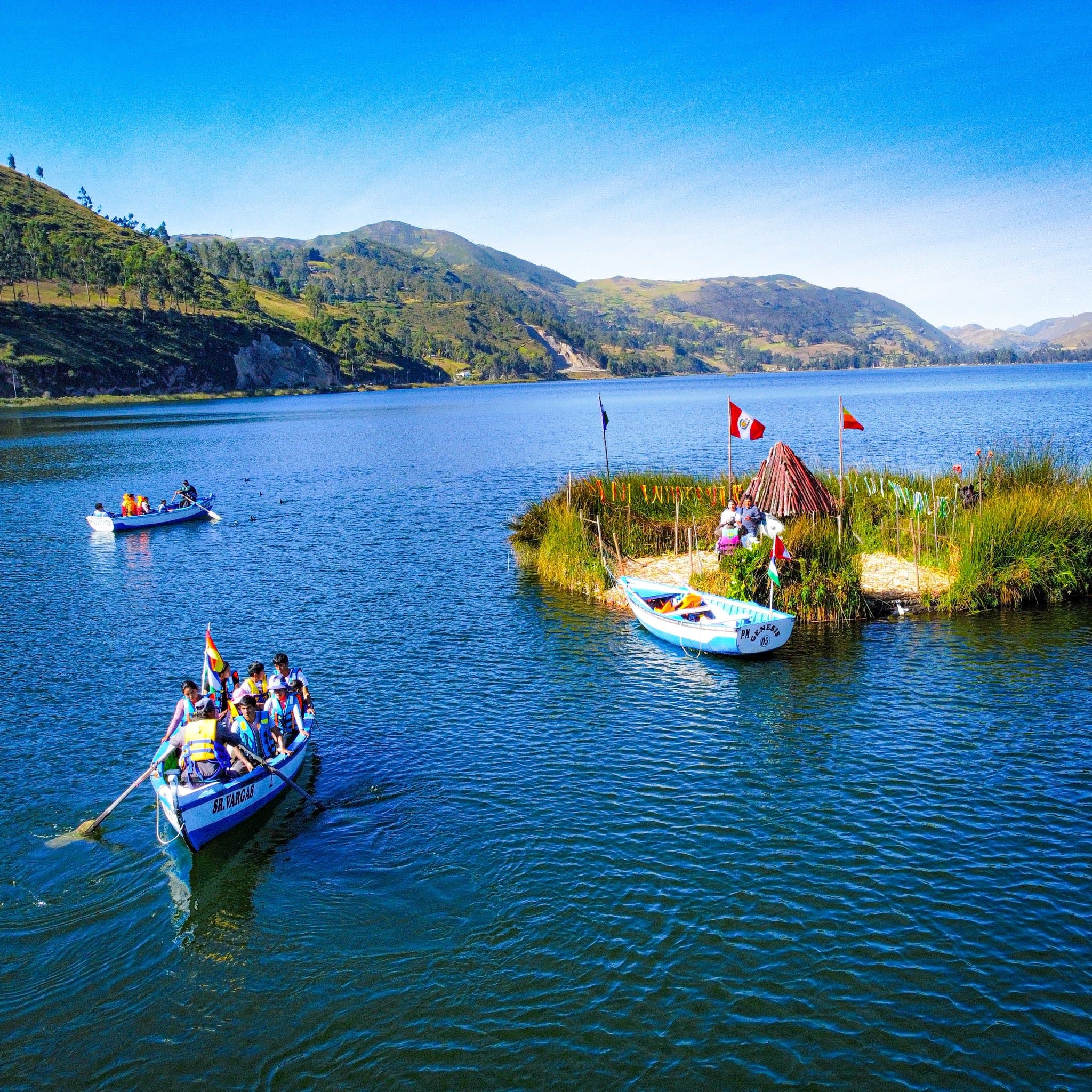 Full Day Laguna Pacucha, Centro Arqueológico Sóndor y Plazas de Andahuaylas